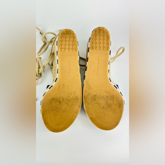Salvatore Ferragamo Evita Canvas Blue and White Striped Jute Trim Wedge size 9M - Picture 2 of 3